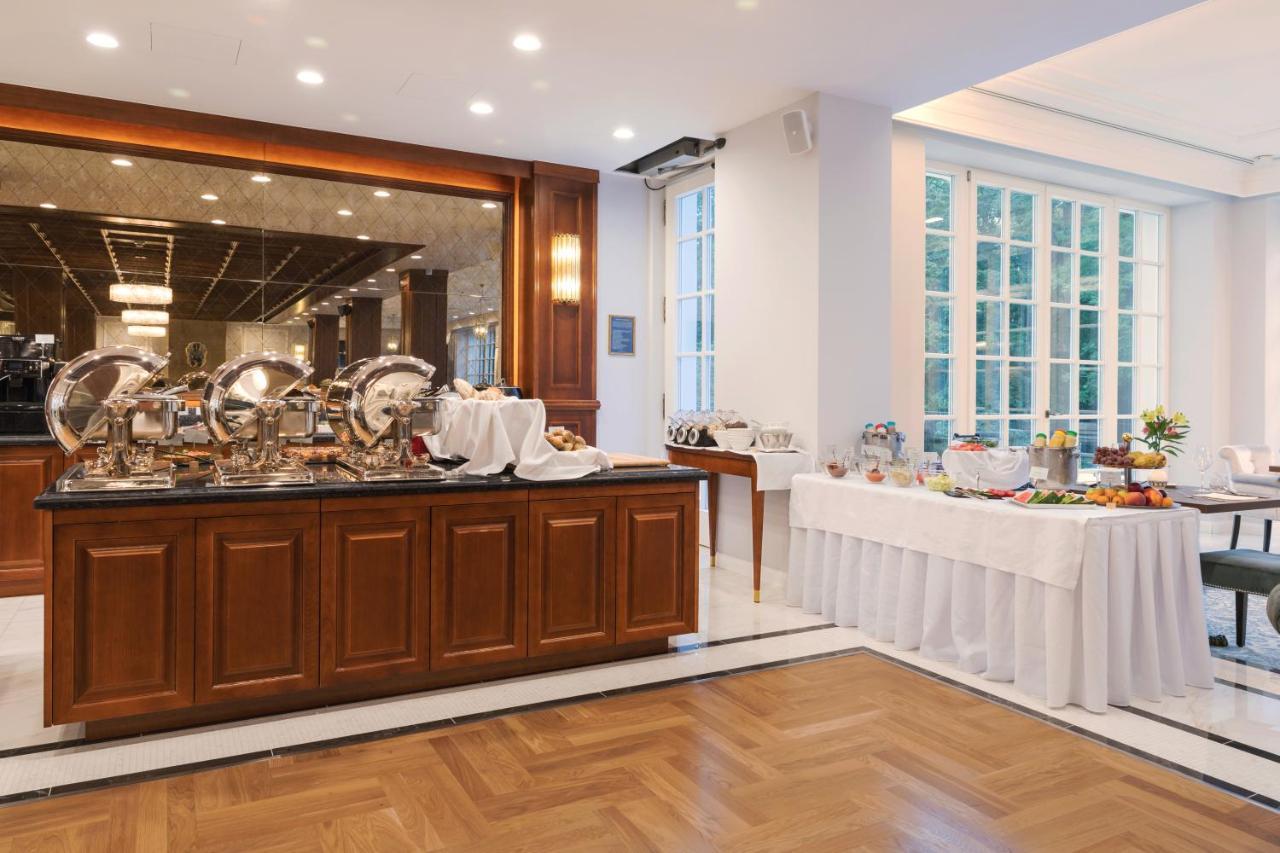 Palace Art Hotel เปซิโนค ภายนอก รูปภาพ